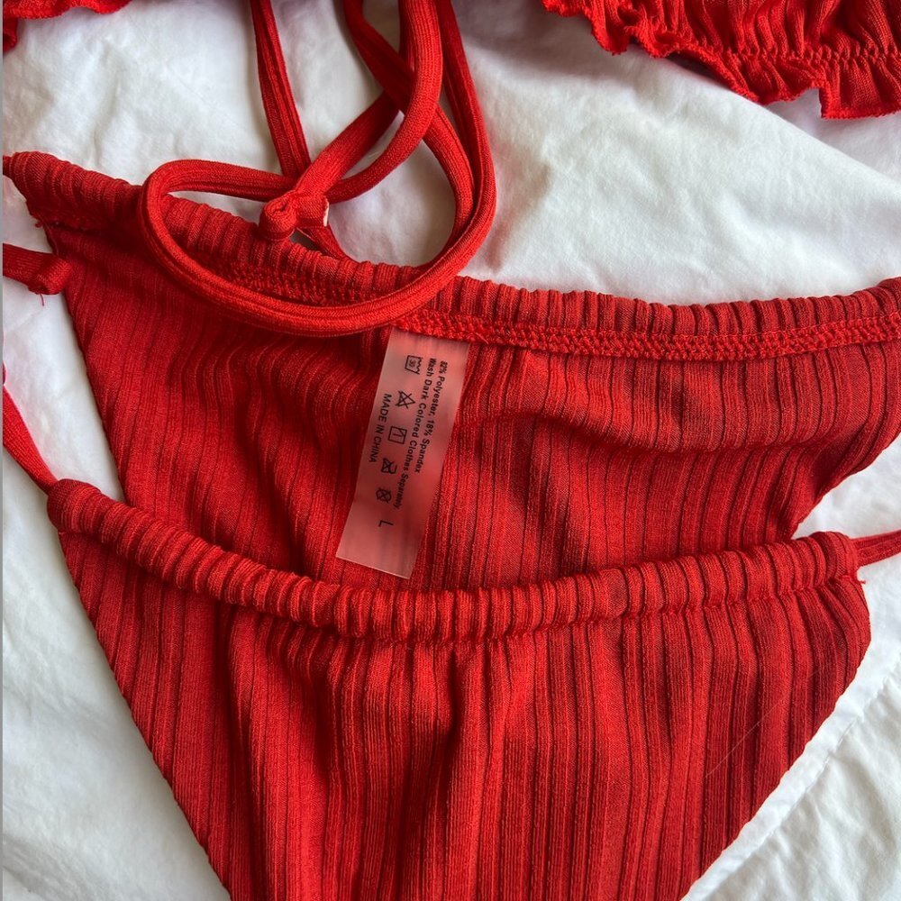Red Bikini - Picture 3 of 5
